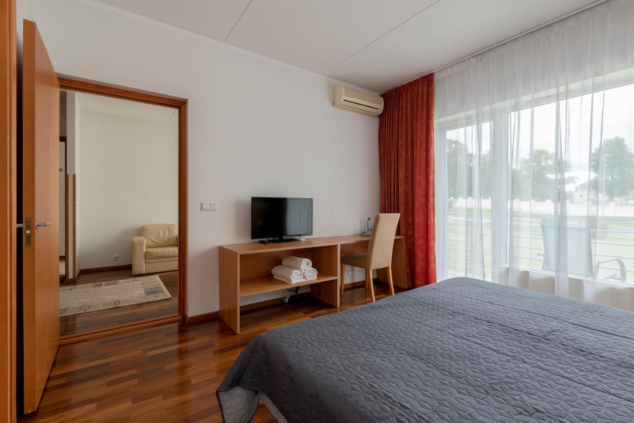 Raadimoisa Hotell Tartu Exterior foto